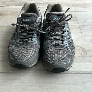 Asics 7.5 grey sneaker